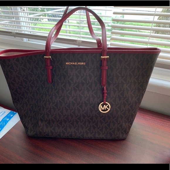 Michael Kors Handbags - OFFERS?! Authentic Michael Kors tote